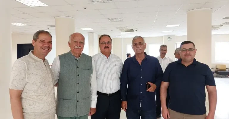 pallikaris_me_irakinous