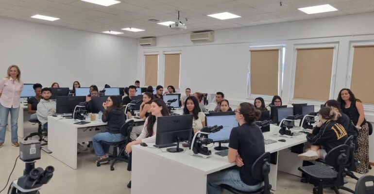 New, State-of-the-Art Microscopy Laboratory