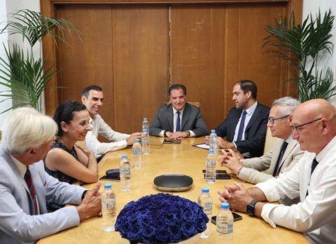 Σύσκεψη υπό τον Υπ. Υγείας Άδωνι Γεωργιάδη για τη δυνατότητα διασύνδεσης του Γ.Ν. Ρεθύμνου με την Ιατρική Σχολή του Πανεπιστημίου Κρήτης